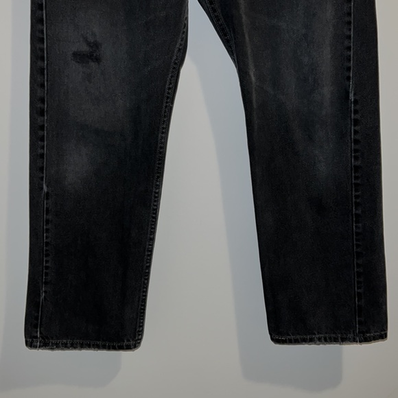 ✨HP✨ LEVI’S 505 JEANS (36) - Picture 6 of 17